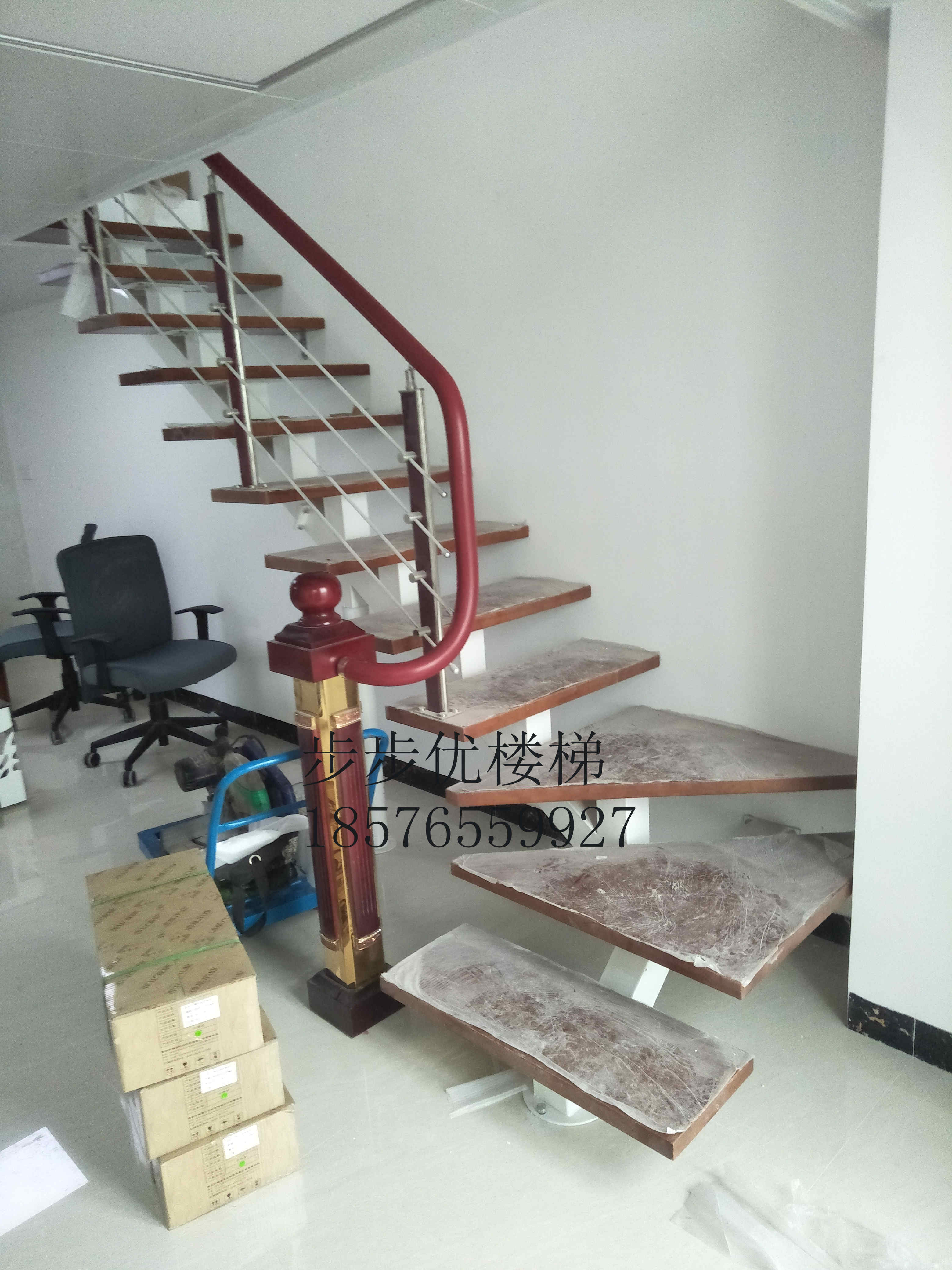 方箱龙骨整体楼梯